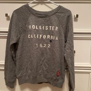 NWT! Super cute grey Hollister pullover